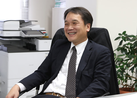 執行役員 西山 信也